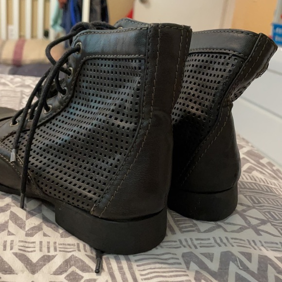 Boots - Picture 2 of 3